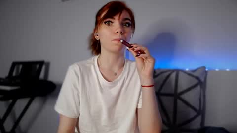 Snapshot of olivka_flower chatting on January 27, 1:26 am Angelina Lina online show from January 27, 1:26 am