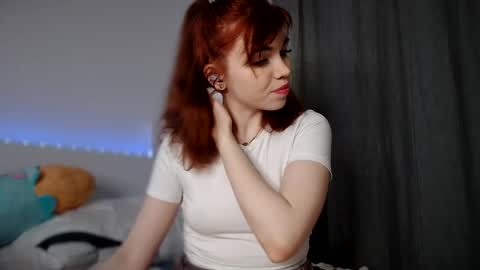 Snapshot of olivka_flower chatting on February 15, 10:31 pm Angelina Lina online show from February 15, 10:31 pm