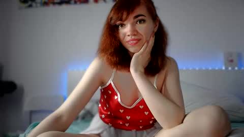 Snapshot of olivka_flower chatting on February 19, 10:09 pm Angelina Lina online show from February 19, 10:09 pm