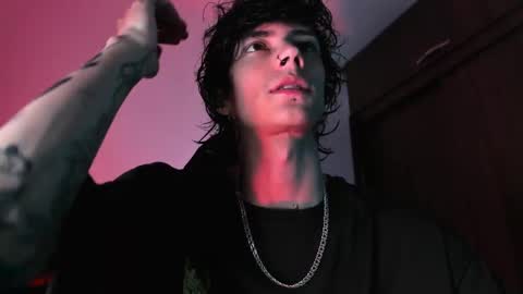 Snapshot of olliver___y chatting on March 1, 5:42 am online show from March 1, 5:42 am