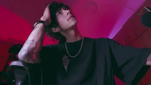     online show from October 29, 11:50 pm