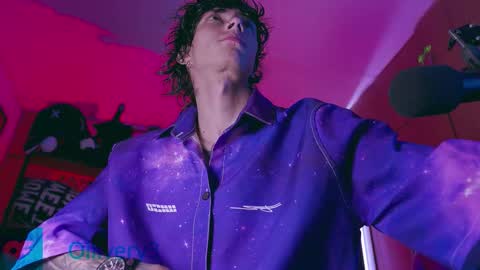     online show from November 8, 3:39 am