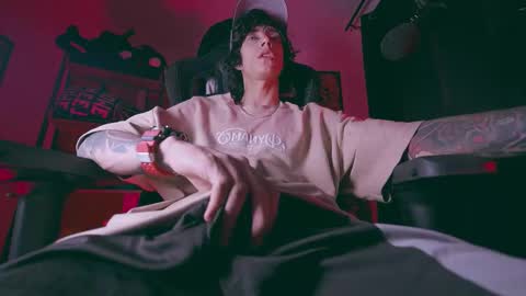     online show from March 5, 7:48 am