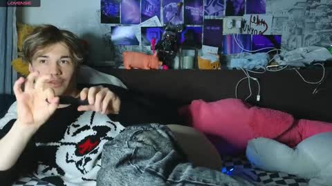 Tony online show from February 6, 8:34 pm