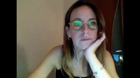 olyra11 online show from March 5, 5:42 pm