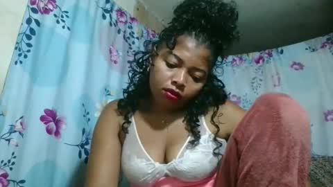 olyvienne90 online show from December 21, 1:46 am