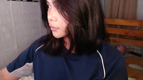 Snapshot of omariaennaid chatting on November 6, 9:05 pm Angel online show from November 6, 9:05 pm