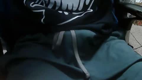 Snapshot of omegapogchamp chatting on October 19, 4:35 am omegapogchamp online show from October 19, 4:35 am