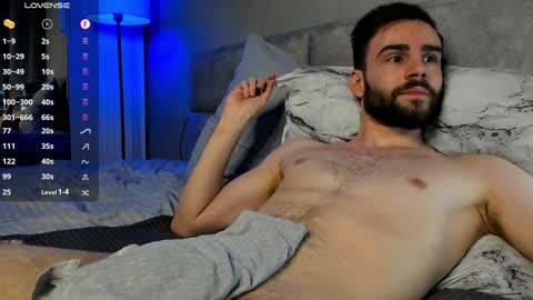 Snapshot of omgronnyy chatting on February 8, 6:54 am Mark cut 7.5 inches online show from February 8, 6:54 am