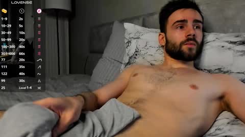 Snapshot of omgronnyy chatting on February 16, 6:21 am Mark cut 7.5 inches online show from February 16, 6:21 am