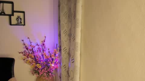 Snapshot of on_tefa chatting on January 5, 3:43 am Violette online show from January 5, 3:43 am