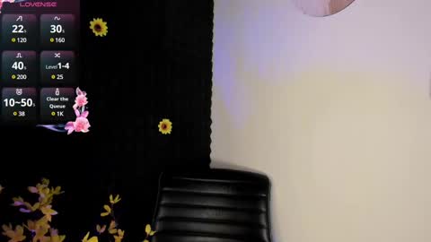 Snapshot of on_tefa chatting on February 9, 11:04 pm Violette online show from February 9, 11:04 pm