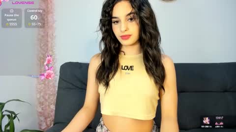 Snapshot of on_tefa chatting on February 27, 11:04 pm Violette online show from February 27, 11:04 pm