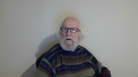 Somewhere over the rainbow online show from January 14, 6:28 pm