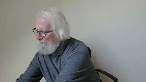 Somewhere over the rainbow online show from February 16, 2:43 pm