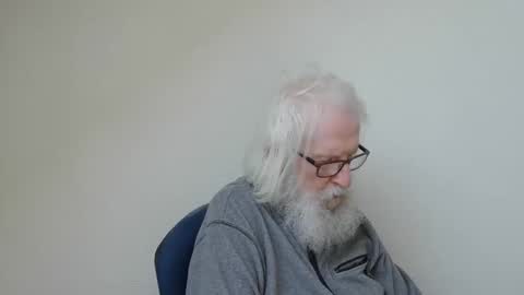 Somewhere over the rainbow online show from January 15, 2:43 pm