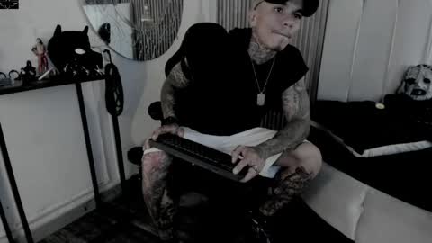 Snapshot of onceagain97_ chatting on May 6, 10:59 pm ... online show from May 6, 10:59 pm