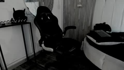 Snapshot of onceagain97_ chatting on May 19, 1:56 am ... online show from May 19, 1:56 am