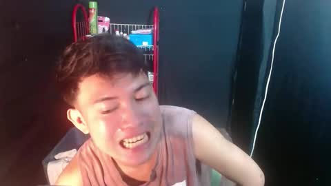 Snapshot of onebigloadxxx chatting on November 19, 8:14 am Wyn Will serve you and be your slave online show from November 19, 8:14 am