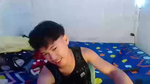 Snapshot of onebigloadxxx chatting on December 17, 6:14 pm Wyn Will serve you and be your slave online show from December 17, 6:14 pm