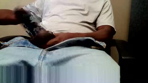 Snapshot of oneeyesnake1843142 chatting on October 23, 5:12 pm oneeyesnake1843142 online show from October 23, 5:12 pm