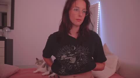 Ariel online show from April 15, 9:48 pm