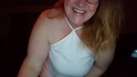 Snapshot of onespet chatting on March 9, 11:25 am Onespet online show from March 9, 11:25 am