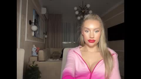 onesweet_baby online show from January 26, 11:39 pm