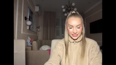 onesweet_baby online show from February 4, 6:38 pm