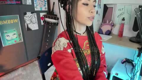 Snapshot of oni_dakotta chatting on November 24, 1:44 pm oni_dakotta online show from November 24, 1:44 pm