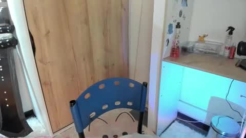 oni_dakotta online show from March 4, 3:18 pm