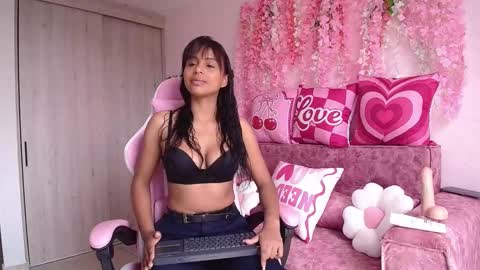 onix_ebony online show from February 23, 1:08 pm