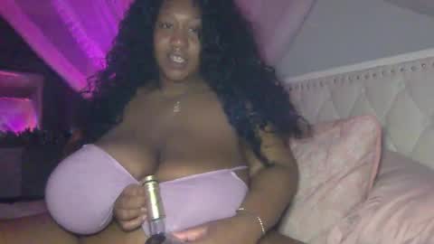 Snapshot of onlineerica chatting on November 9, 6:55 am onlineerica online show from November 9, 6:55 am