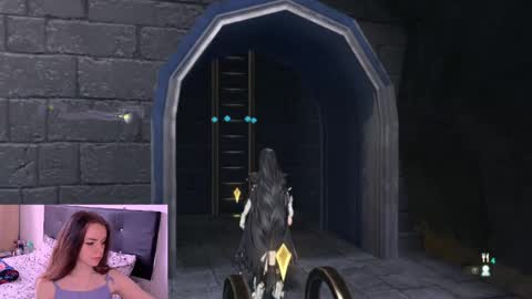 Snapshot of only_sarah1 chatting on January 12, 10:33 pm only_sarah1 online show from January 12, 10:33 pm