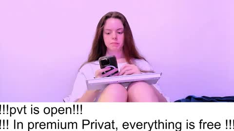 Snapshot of only_sarah1 chatting on October 23, 11:35 pm only_sarah1 online show from October 23, 11:35 pm