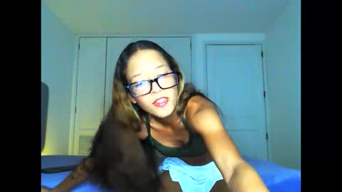 Snapshot of onlybecca chatting on March 2, 5:52 am Only Becca online show from March 2, 5:52 am