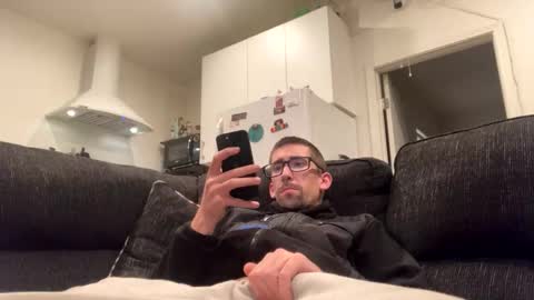 Snapshot of onthecumup69 chatting on February 25, 4:21 pm onthecumup69 online show from February 25, 4:21 pm