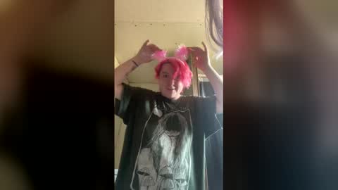 Onyx online show from February 14, 9:33 pm