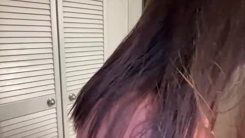 Snapshot of oohhellothere chatting on November 20, 8:36 am Miss Girly online show from November 20, 8:36 am