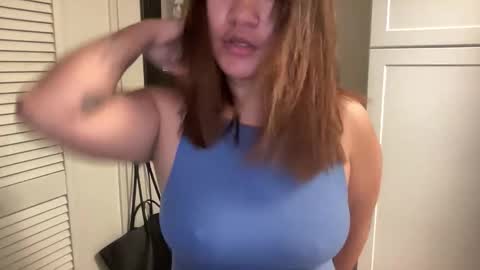 Snapshot of oohhellothere chatting on December 4, 7:39 am Miss Girly online show from December 4, 7:39 am