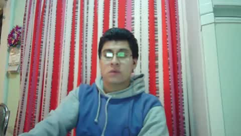 Snapshot of oomaurooo chatting on December 17, 7:29 am oomaurooo online show from December 17, 7:29 am