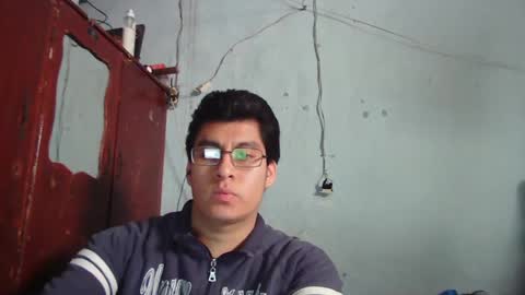 Snapshot of oomaurooo chatting on December 24, 7:44 pm oomaurooo online show from December 24, 7:44 pm