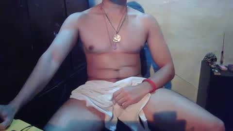 Snapshot of oomaurooo chatting on October 14, 4:13 am oomaurooo online show from October 14, 4:13 am