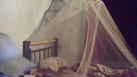 Snapshot of oomaurooo chatting on December 17, 7:36 am oomaurooo online show from December 17, 7:36 am