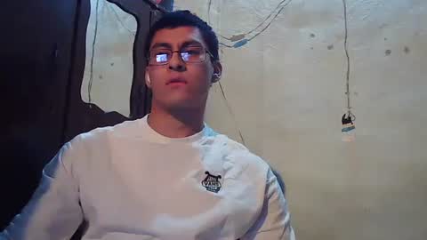 oomaurooo online show from January 12, 5:12 am