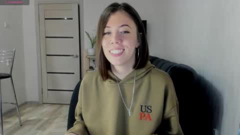 Snapshot of oops_britney chatting on October 24, 4:36 pm Britney online show from October 24, 4:36 pm