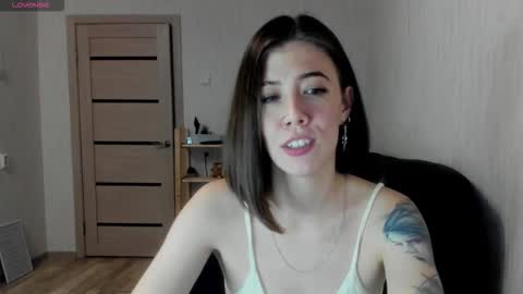 Snapshot of oops_britney chatting on December 4, 2:04 pm Britney online show from December 4, 2:04 pm