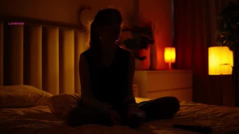 oopssocute online show from February 11, 10:20 am