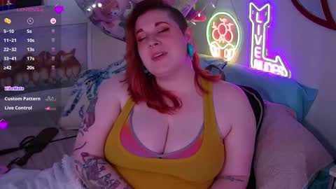 Snapshot of opalreigning chatting on December 3, 8:05 am Opal online show from December 3, 8:05 am