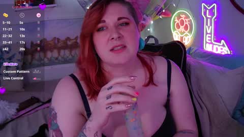 Snapshot of opalreigning chatting on December 10, 1:11 pm Opal online show from December 10, 1:11 pm